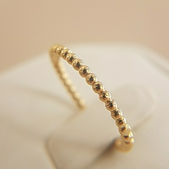 Jewelry - 10k Solid Yellow Gold cable Stackable Wedding Band